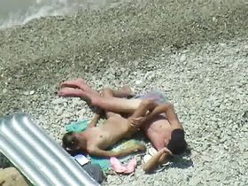 Скрытые съемки на пляже