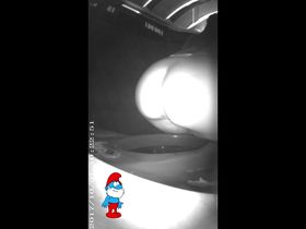 Классная жопа в туалете попалась на камеру ночного виденья